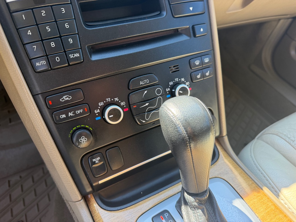 Photo 17 of this VOLVO XC90
