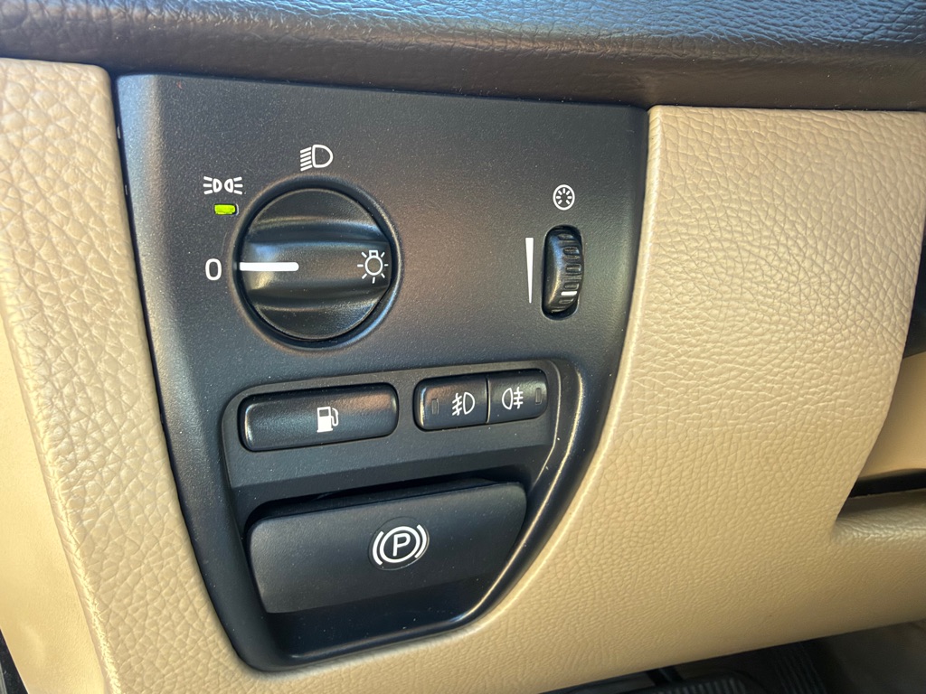 Photo 14 of this VOLVO XC90