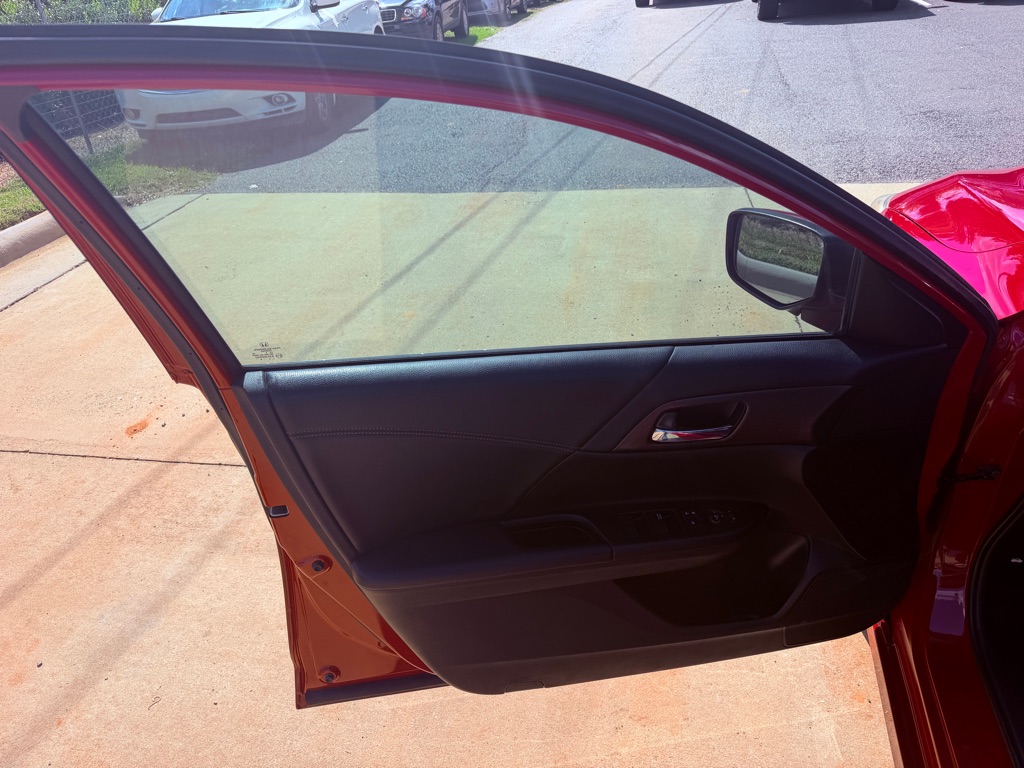 Photo 13 of this HONDA ACCORD