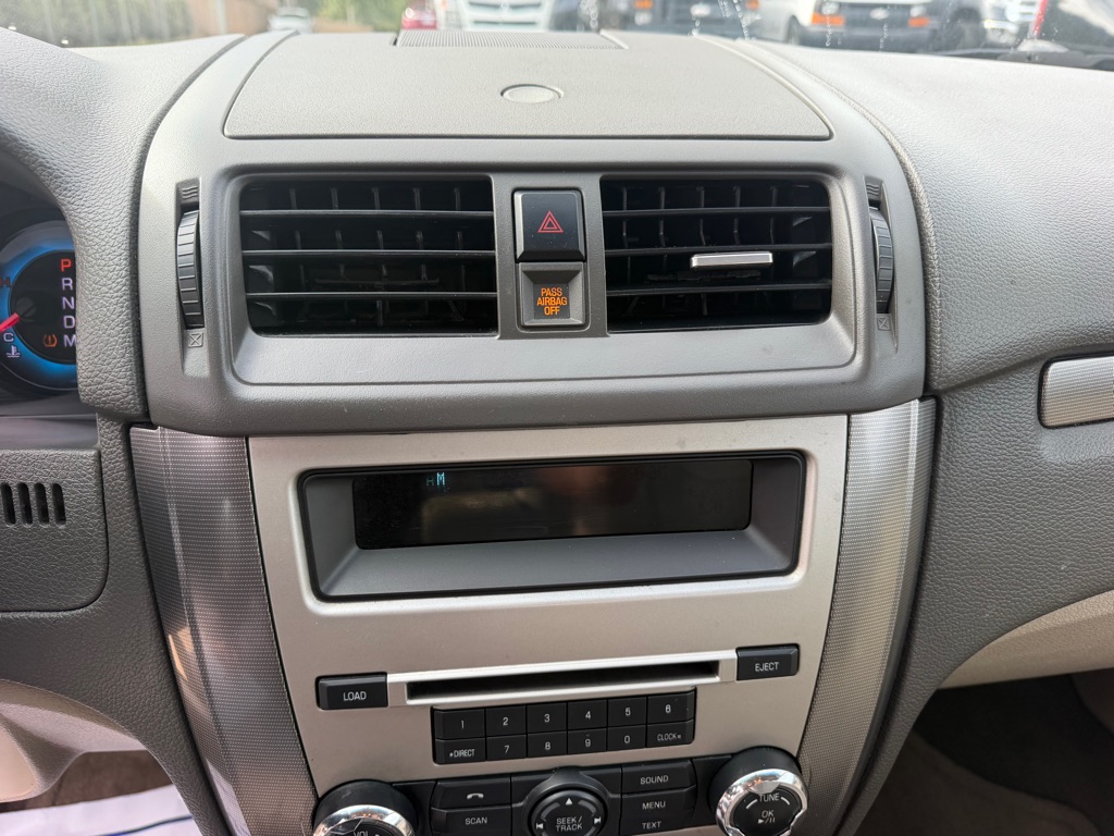 Photo 12 of this FORD FUSION