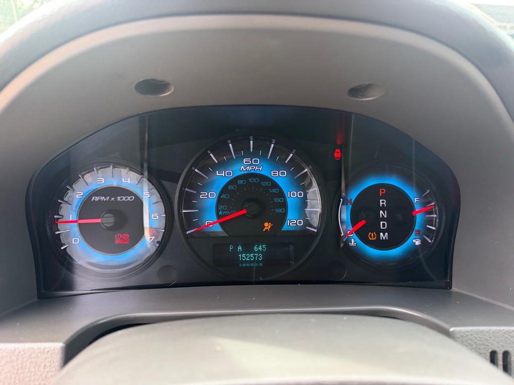 Photo 11 of this FORD FUSION