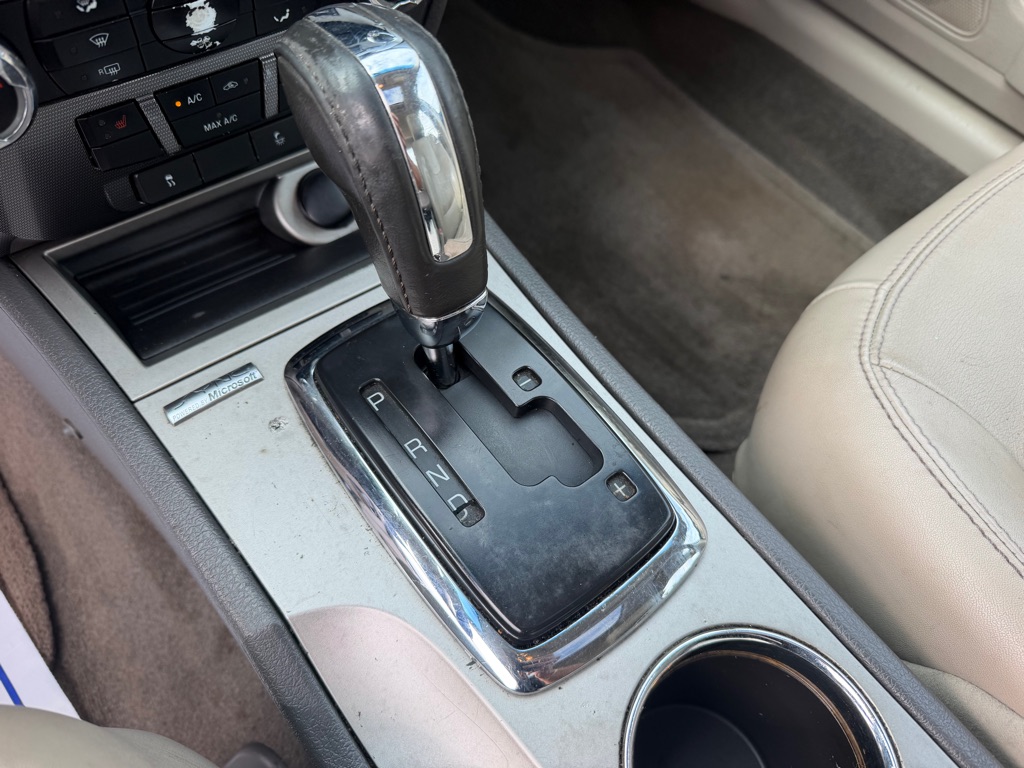 Photo 14 of this FORD FUSION