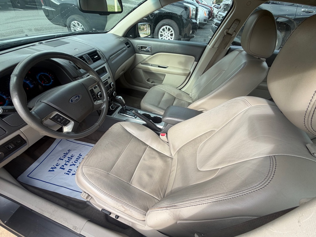 Photo 9 of this FORD FUSION