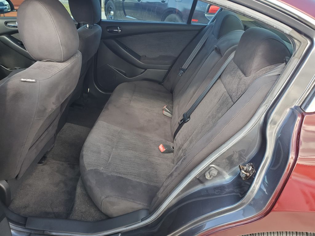 Photo 9 of this NISSAN ALTIMA