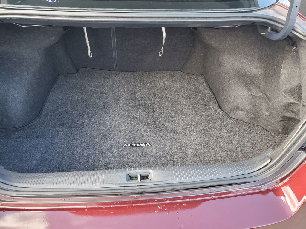 Photo 10 of this NISSAN ALTIMA