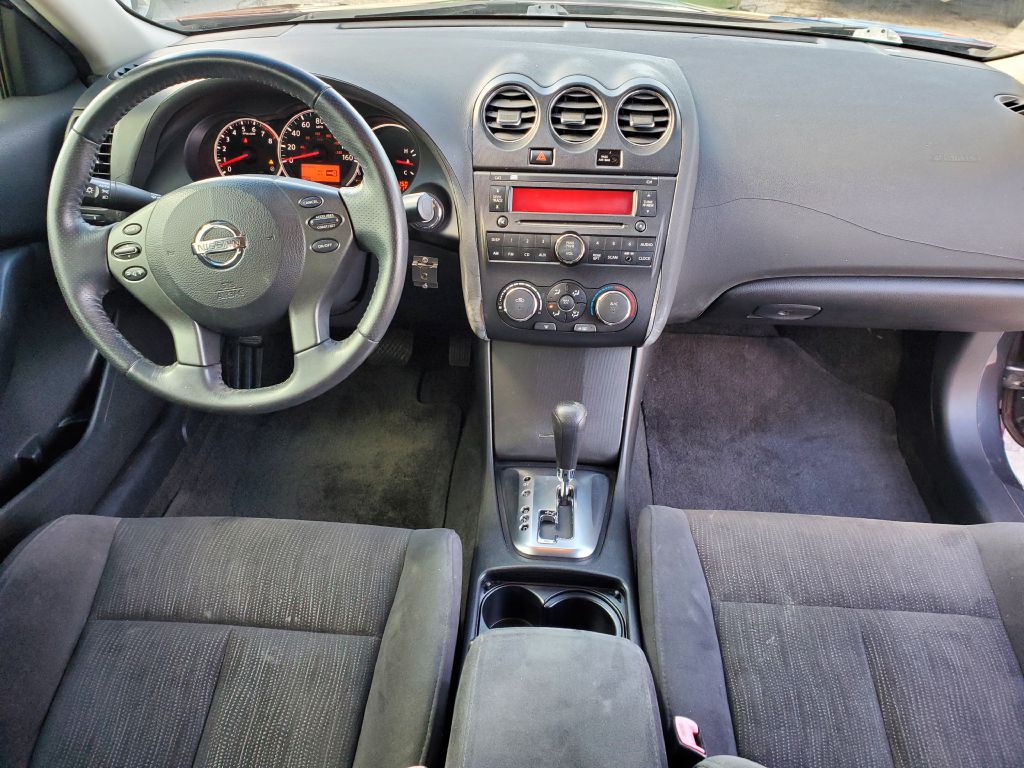 Photo 18 of this NISSAN ALTIMA