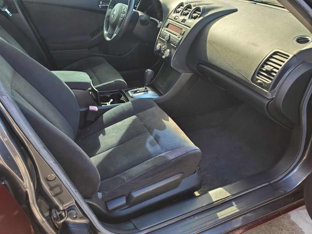Photo 21 of this NISSAN ALTIMA