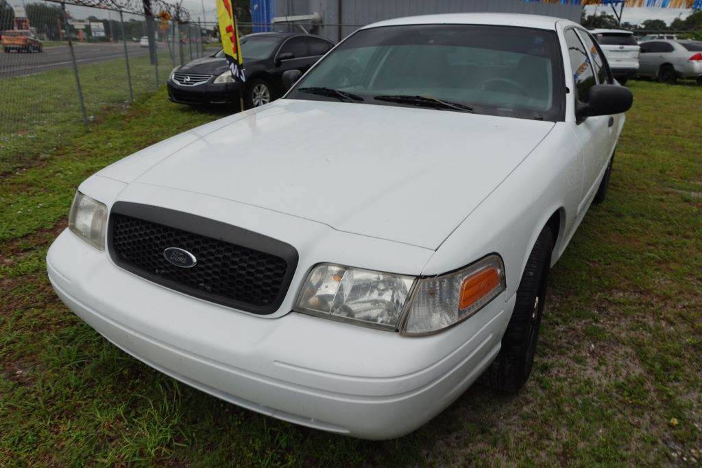 Photo 3 of this FORD CROWN VICTORIA