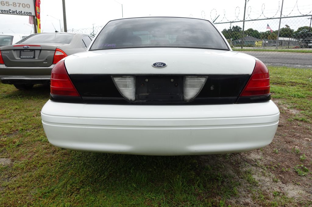 Photo 12 of this FORD CROWN VICTORIA