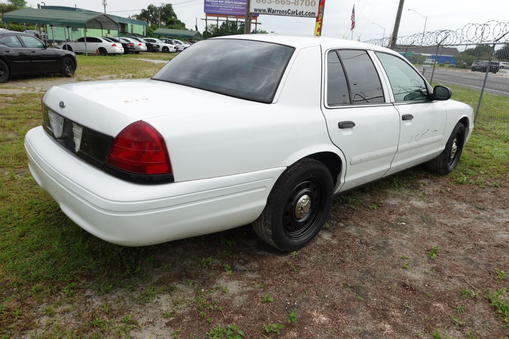 Photo 14 of this FORD CROWN VICTORIA