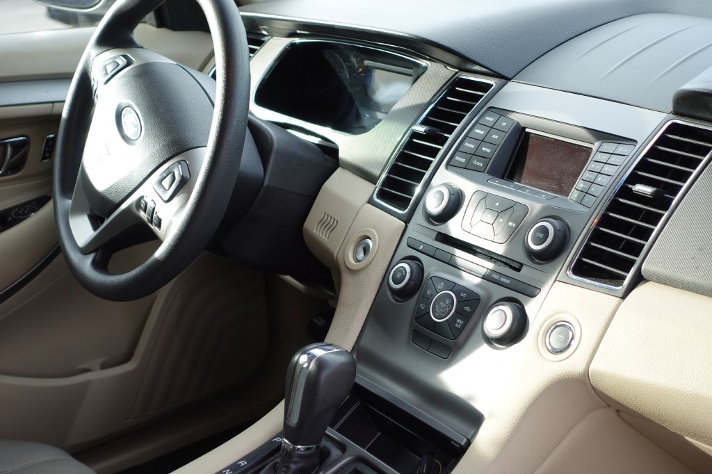 Photo 6 of this FORD TAURUS