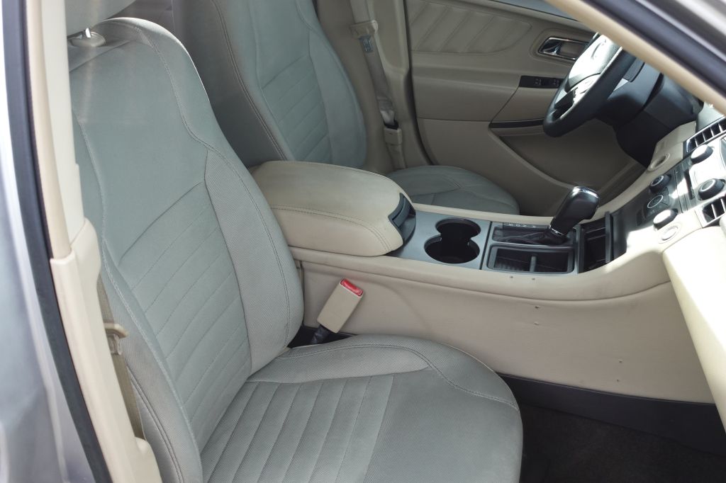 Photo 14 of this FORD TAURUS