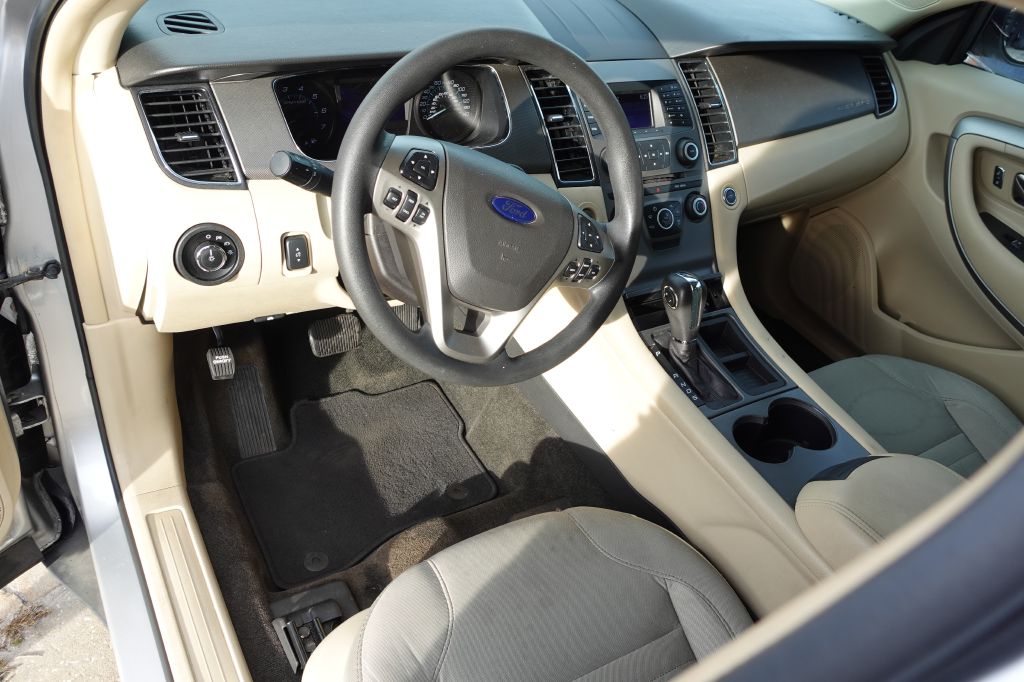 Photo 7 of this FORD TAURUS