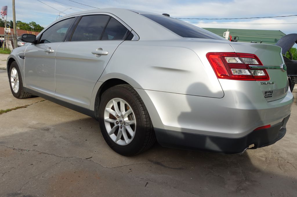 Photo 19 of this FORD TAURUS