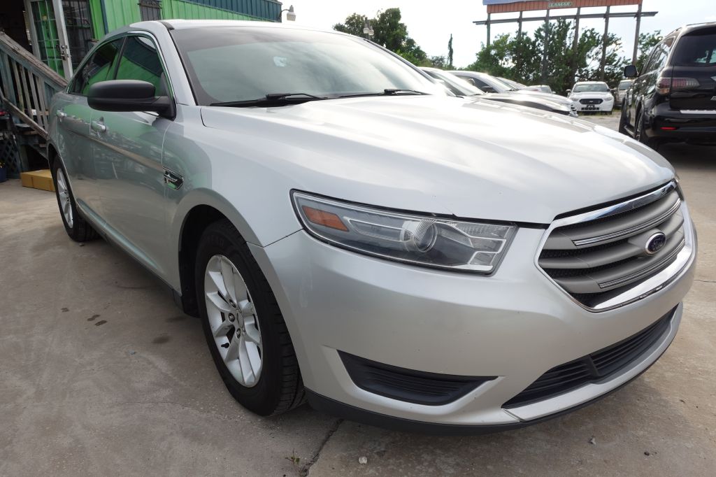 Photo 2 of this FORD TAURUS