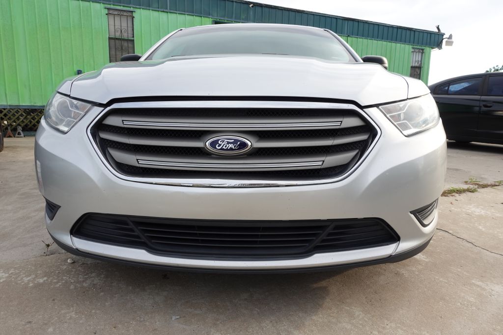 Photo 3 of this FORD TAURUS