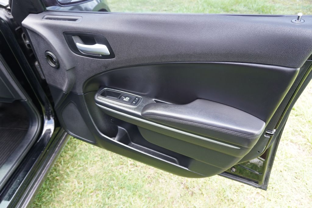 Photo 12 of this DODGE CHARGER