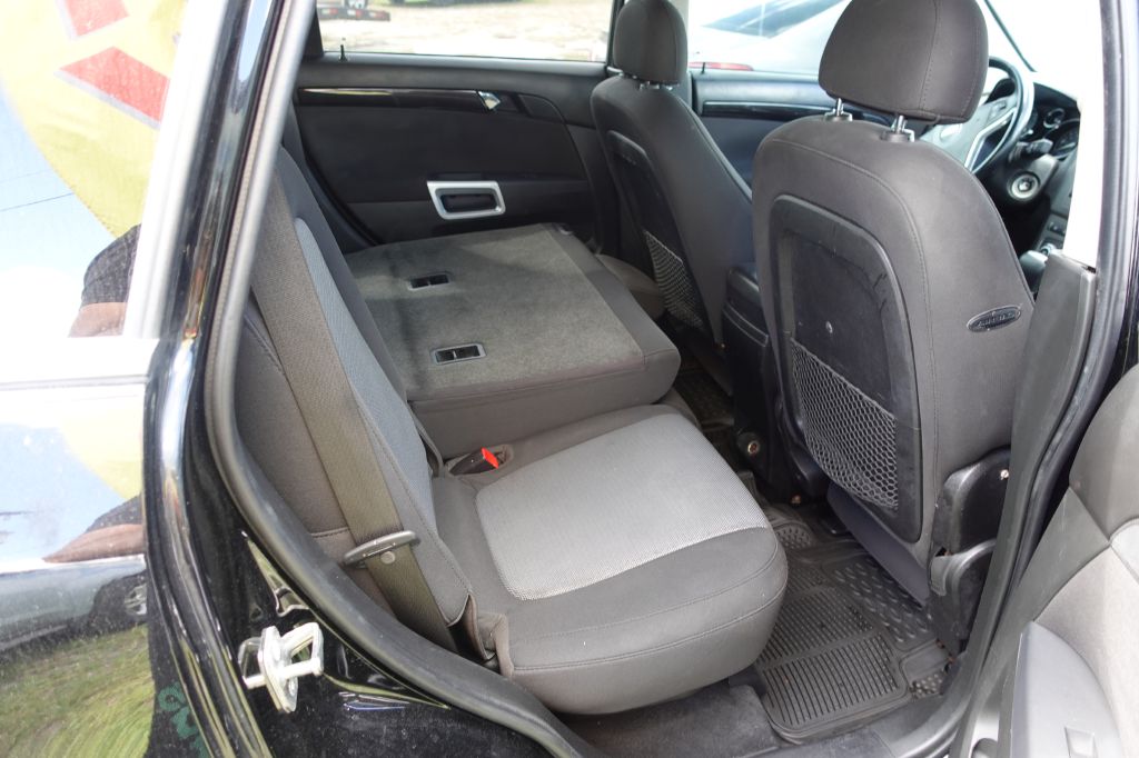 Photo 10 of this CHEVROLET CAPTIVA
