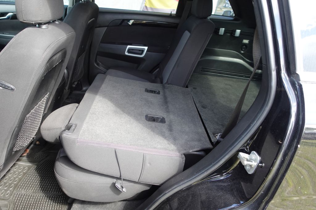 Photo 8 of this CHEVROLET CAPTIVA