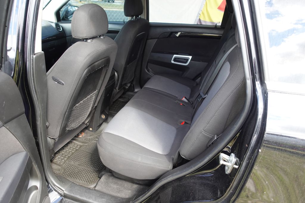 Photo 7 of this CHEVROLET CAPTIVA