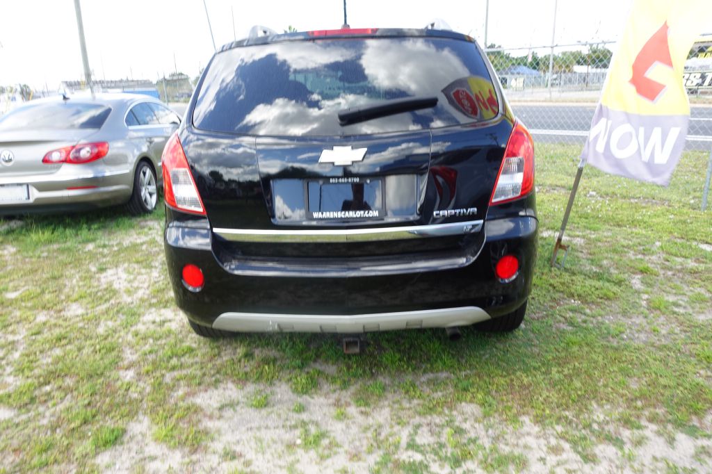 Photo 2 of this CHEVROLET CAPTIVA