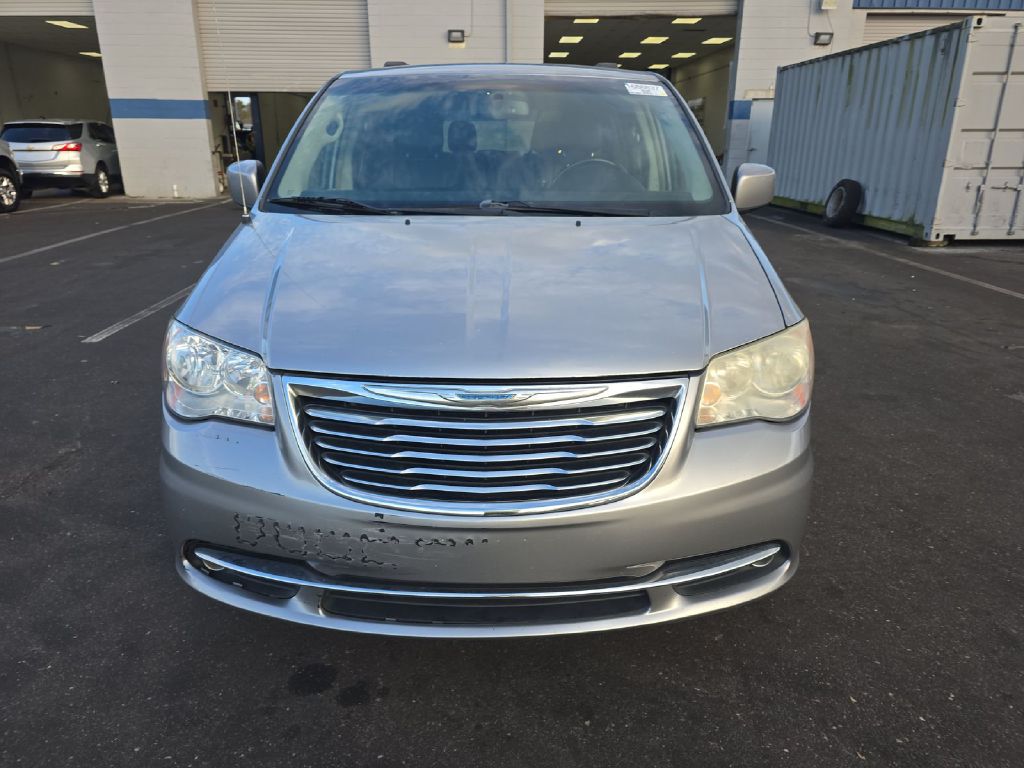 Photo 10 of this CHRYSLER TOWN & COUNTRY
