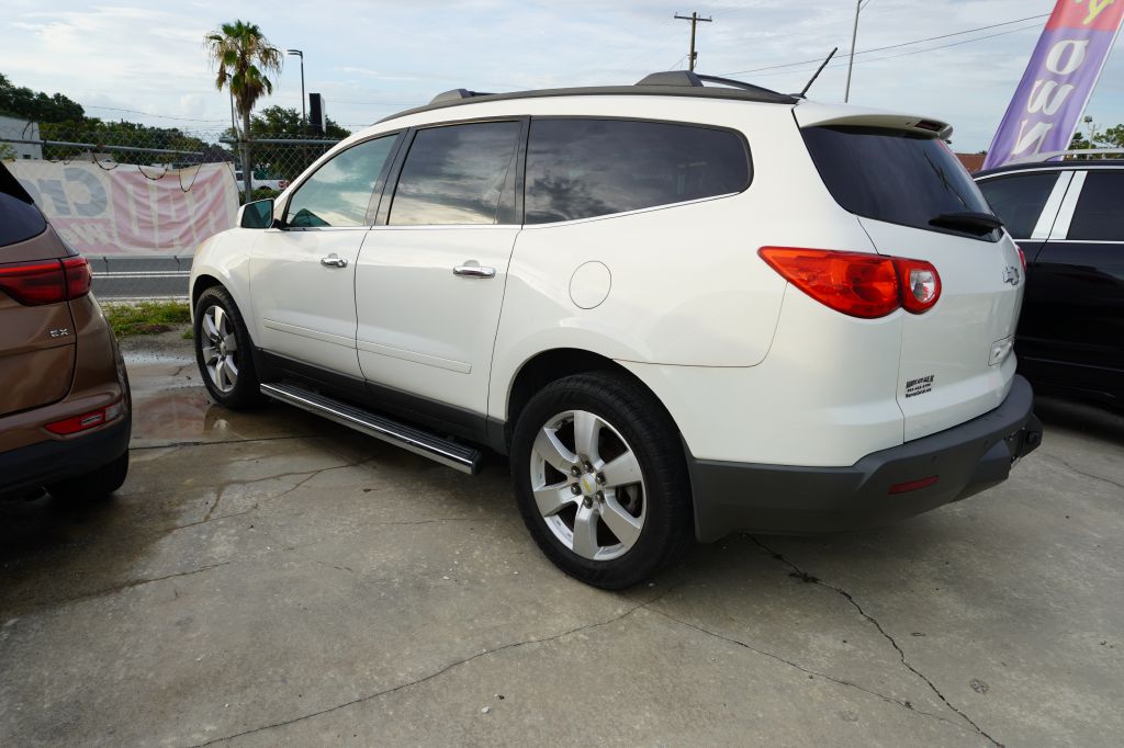 Photo 3 of this CHEVROLET TRAVERSE