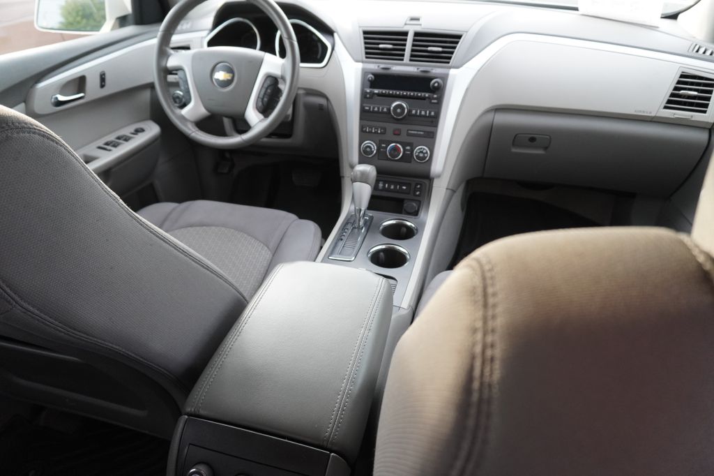 Photo 11 of this CHEVROLET TRAVERSE