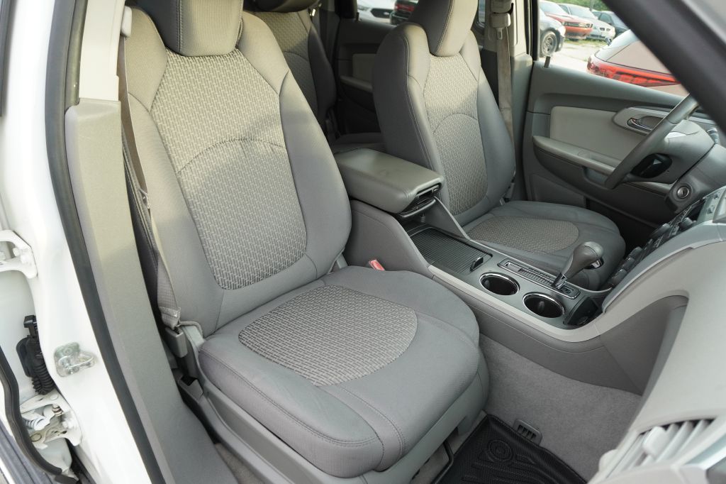 Photo 14 of this CHEVROLET TRAVERSE