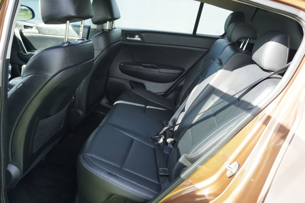 Photo 12 of this KIA SPORTAGE