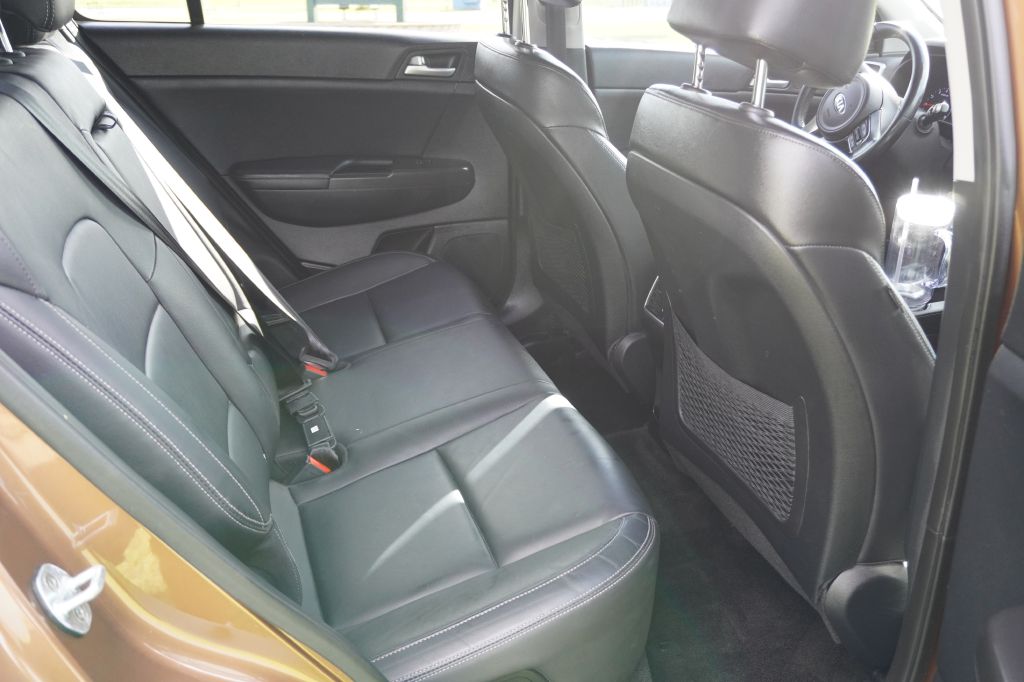 Photo 16 of this KIA SPORTAGE
