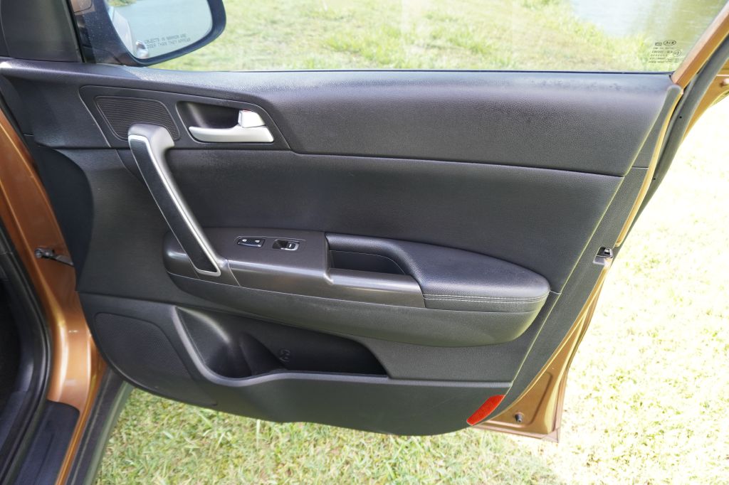 Photo 23 of this KIA SPORTAGE
