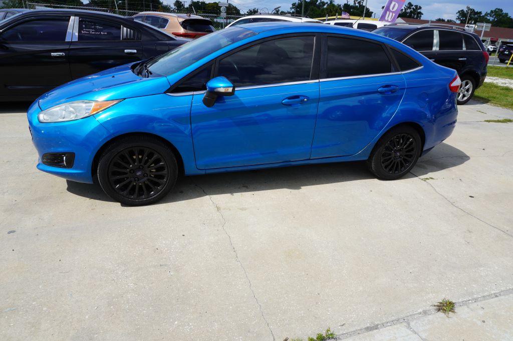 Photo 4 of this FORD FIESTA
