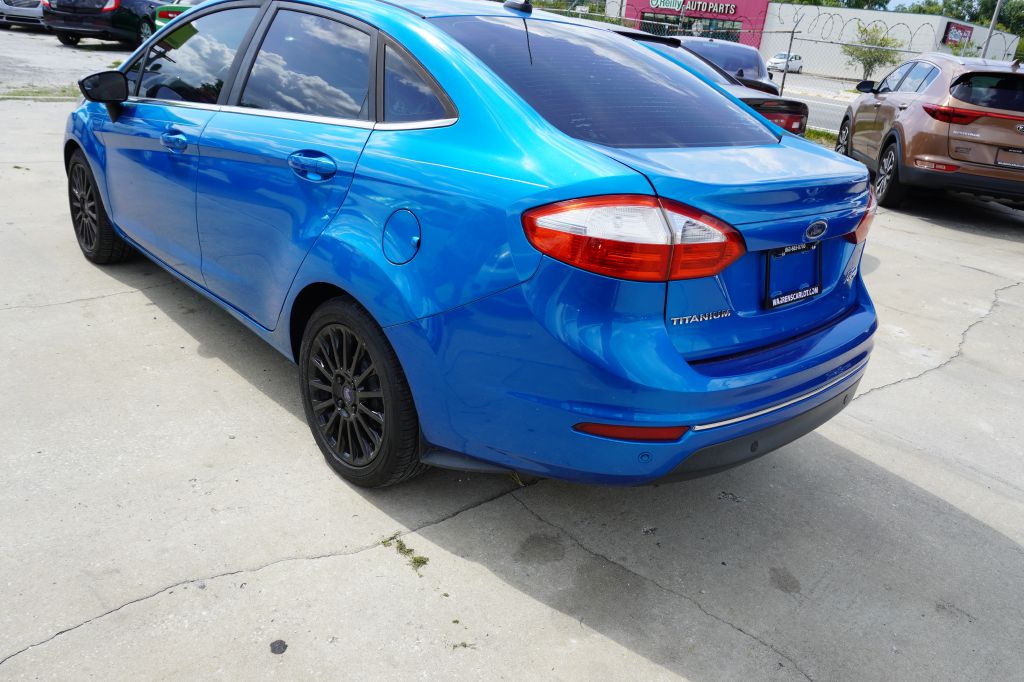 Photo 20 of this FORD FIESTA