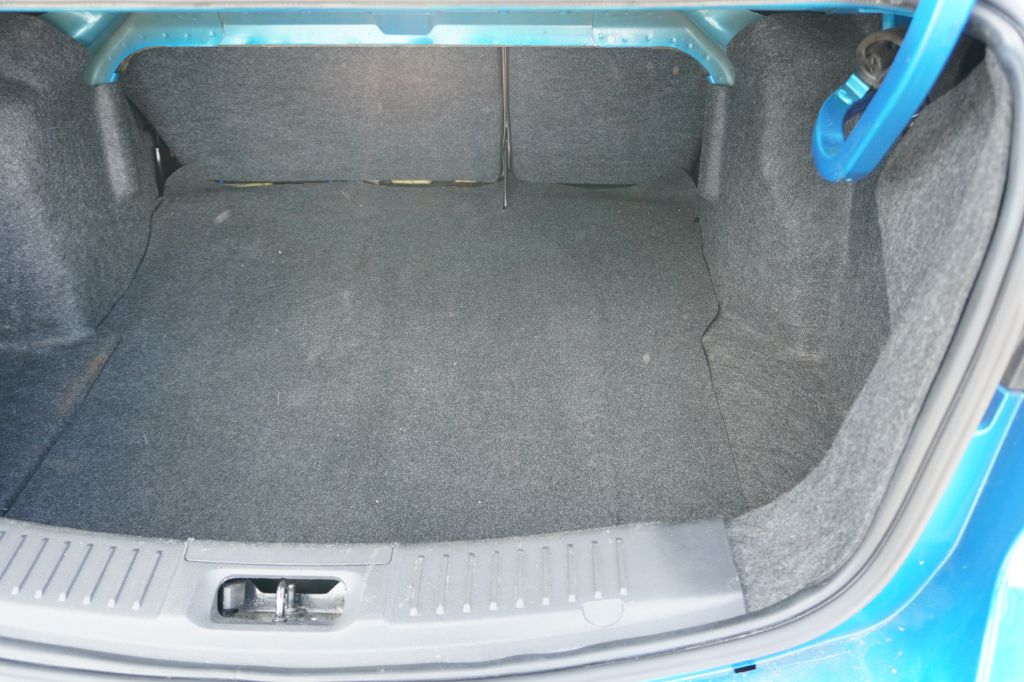 Photo 10 of this FORD FIESTA