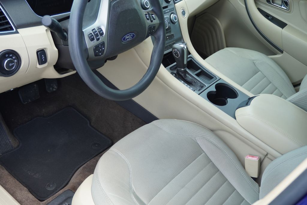 Photo 4 of this FORD TAURUS