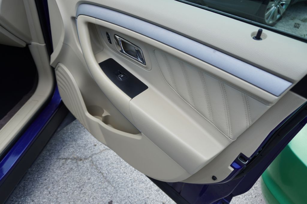 Photo 12 of this FORD TAURUS