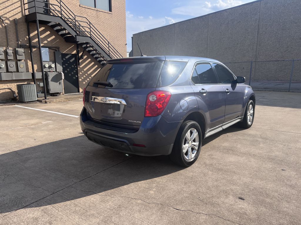 View vehicle photo 4