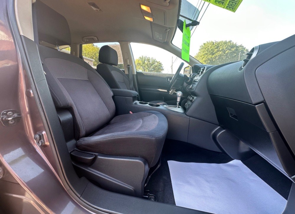 Photo 6 of this NISSAN ROGUE