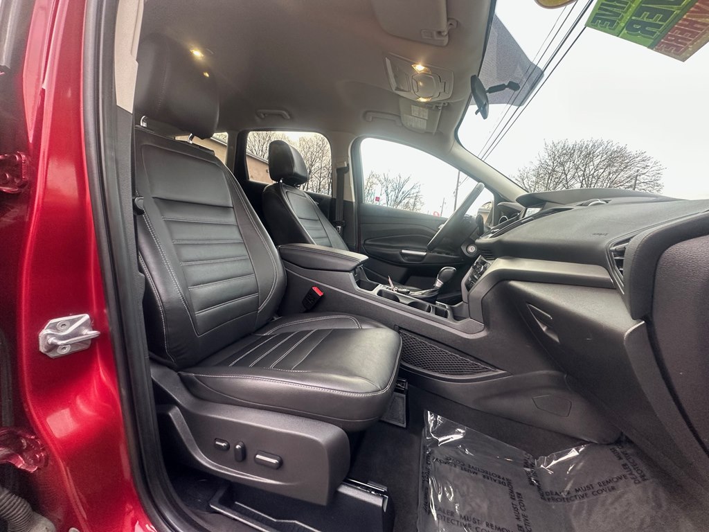 Photo 7 of this FORD ESCAPE