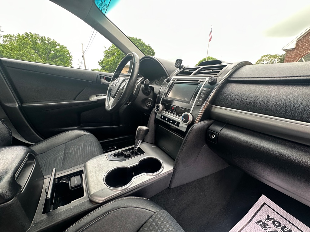 Photo 7 of this TOYOTA CAMRY