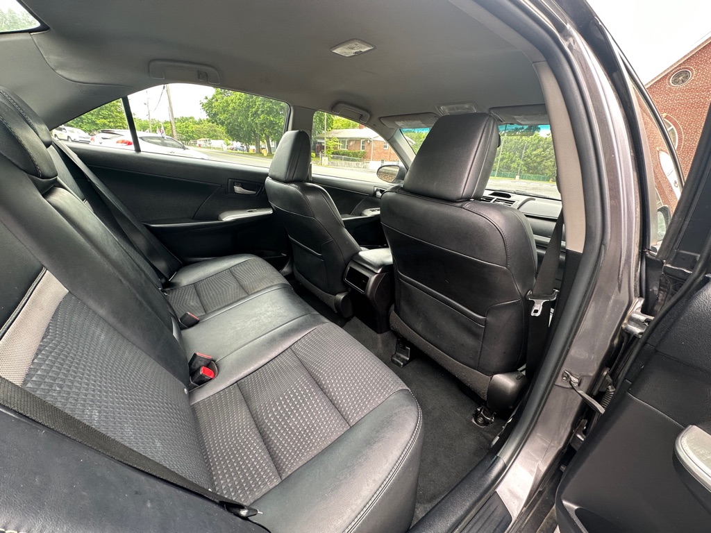 Photo 8 of this TOYOTA CAMRY