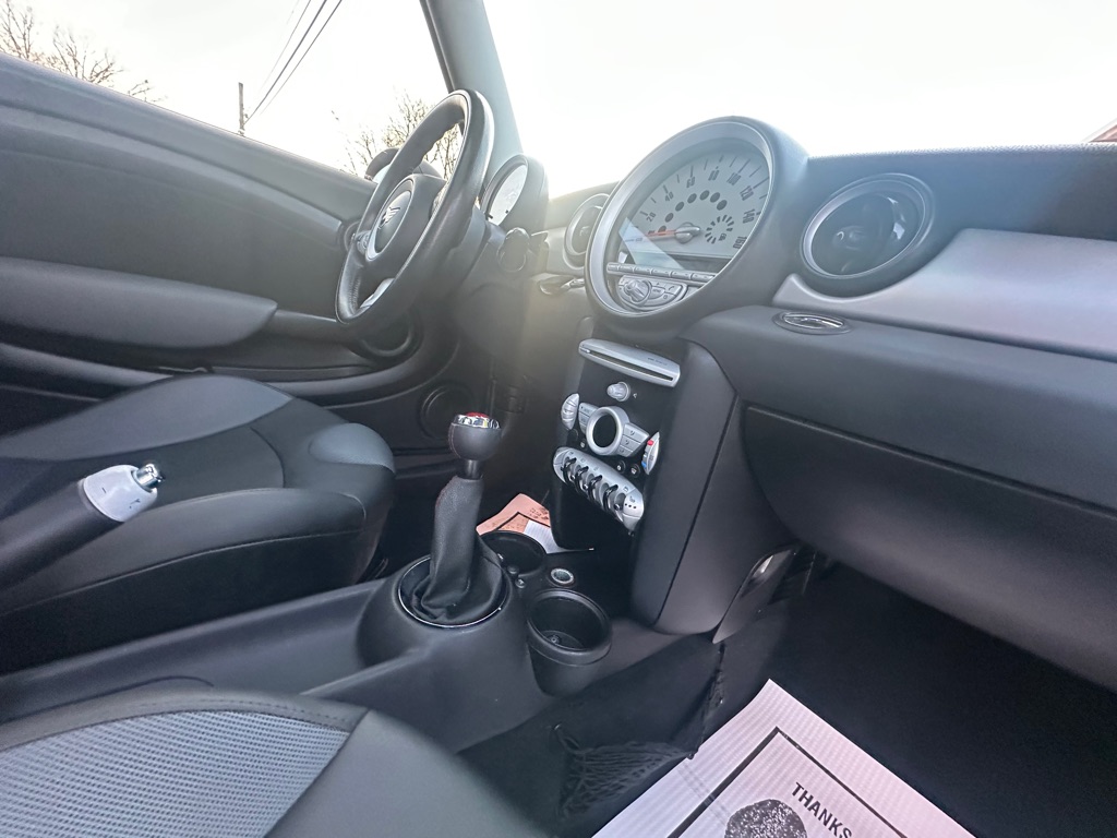 Photo 7 of this MINI COOPER