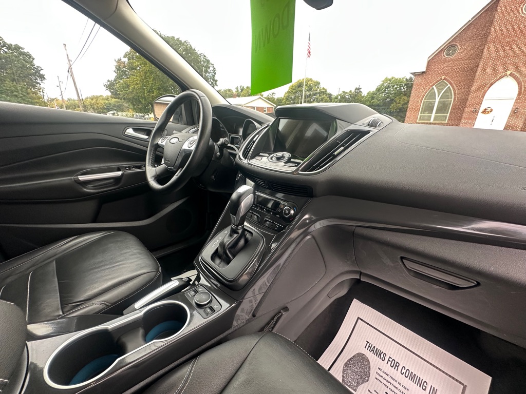 Photo 7 of this FORD ESCAPE