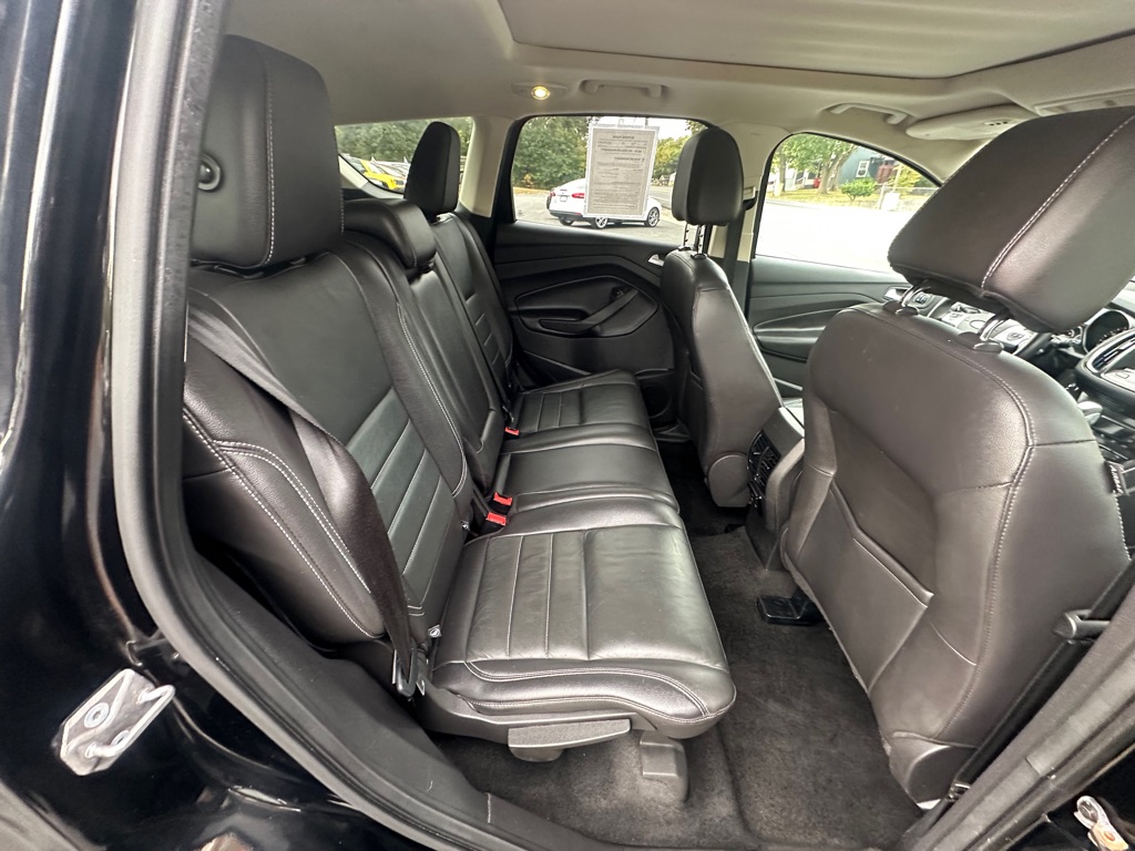 Photo 8 of this FORD ESCAPE