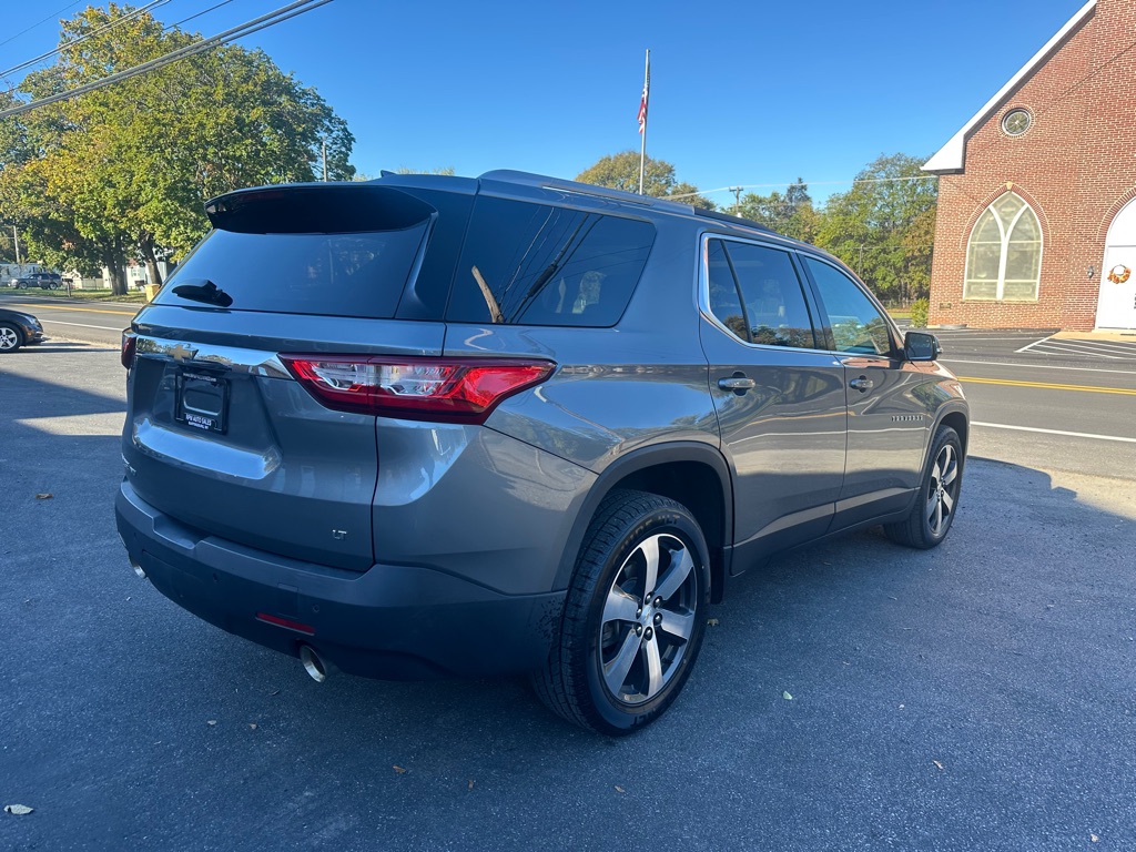 Photo 4 of this CHEVROLET TRAVERSE