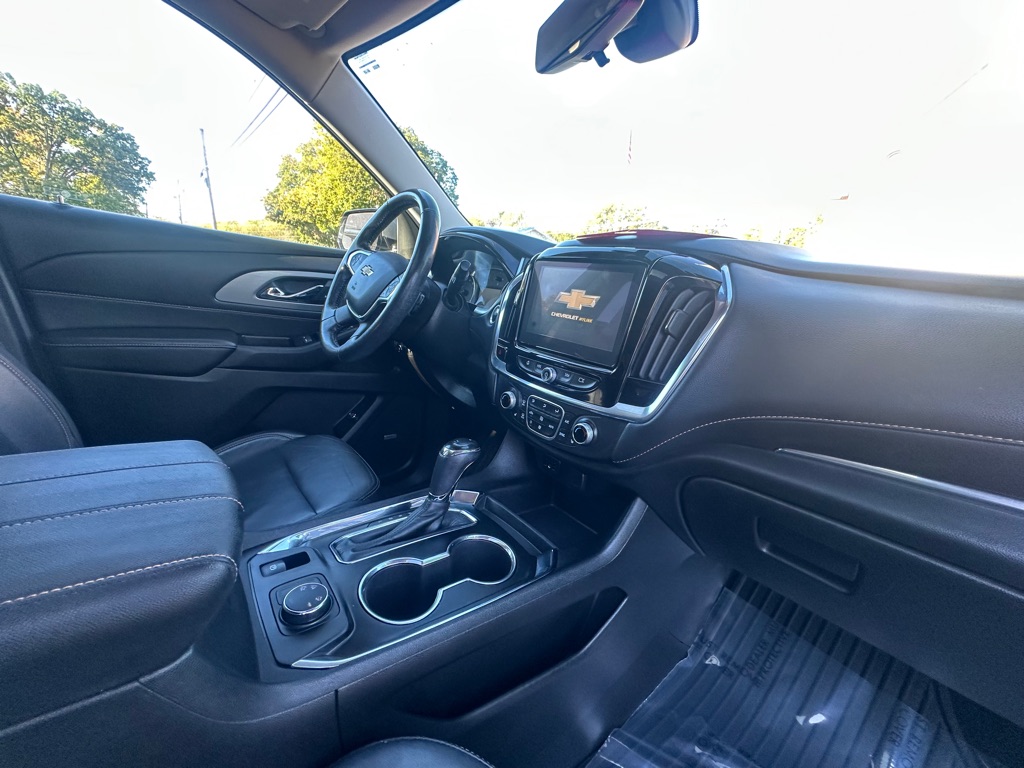 Photo 7 of this CHEVROLET TRAVERSE