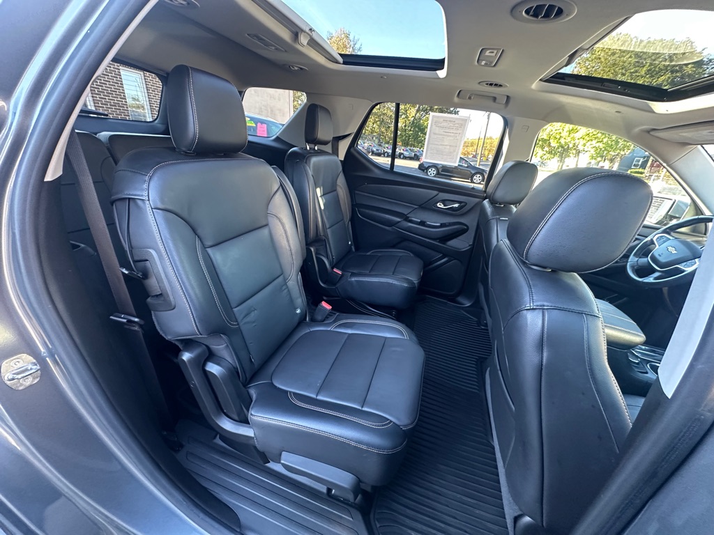 Photo 8 of this CHEVROLET TRAVERSE