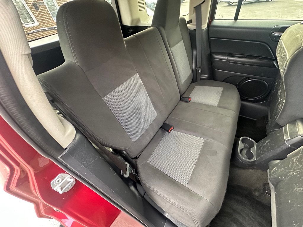 Photo 8 of this JEEP PATRIOT