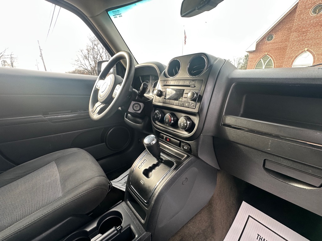 Photo 7 of this JEEP PATRIOT